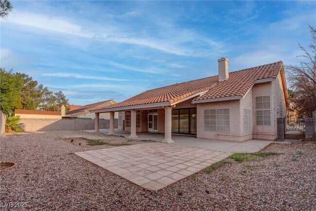 Building Photo - 8608 Highacre Dr