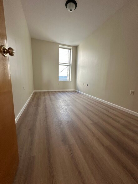 Building Photo - 721 Wharton St