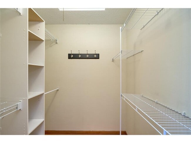 Building Photo - 8106 Dakota Ln