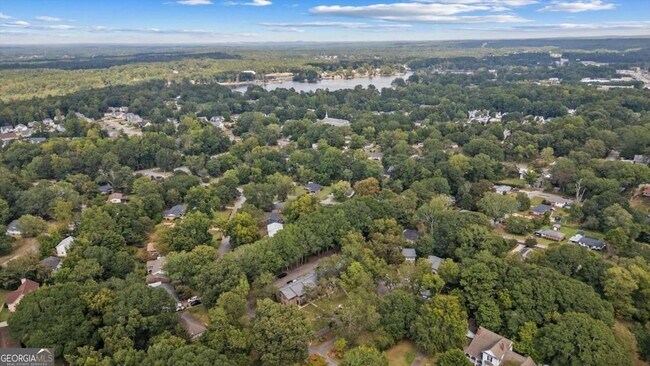 Building Photo - 541 N White St