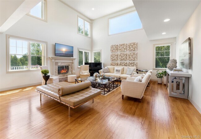 Building Photo - 7 Stillwaters Ln