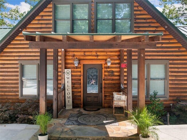 Building Photo - 5281 Laurel Ln