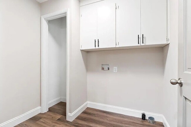 Building Photo - 1409 Robert Ln