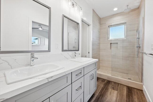 Building Photo - 22 Maiaku St