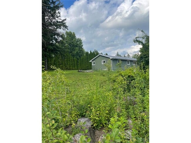 Building Photo - 673 Farm Rd