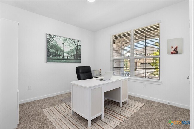 Building Photo - 2132 Magnolia Hl Dr