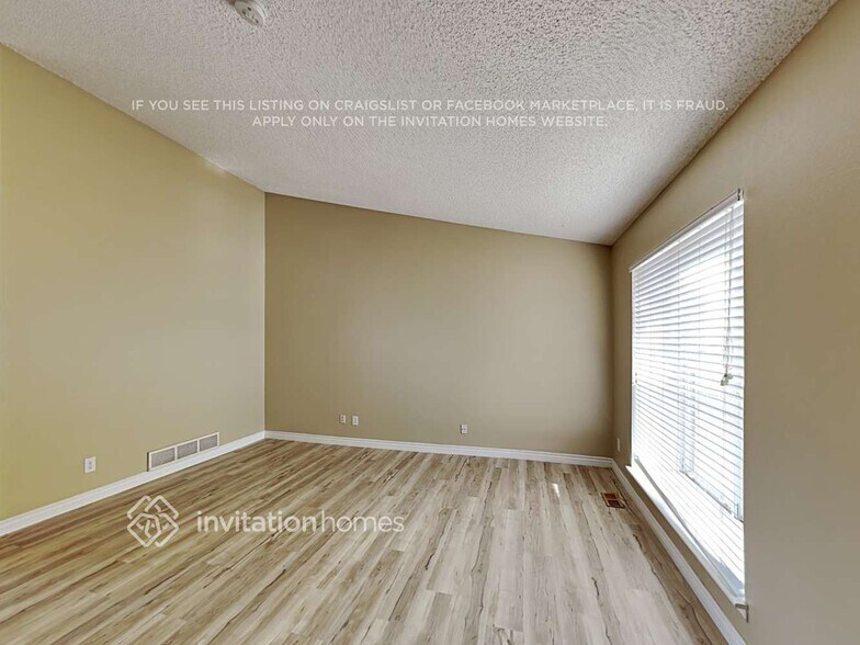 Building Photo - 21501 E Aberdeen Dr