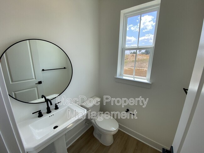 Building Photo - 4815 Jackson Village Pky