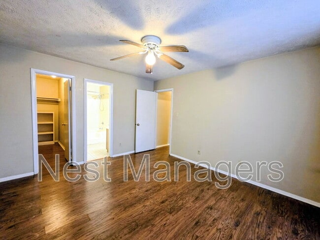 Building Photo - 1861 Tryon Dr