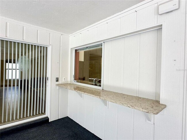 Building Photo - 5024 Southern Pine Cir