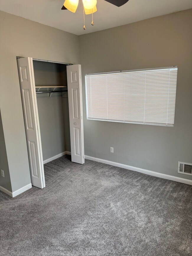 Building Photo - Austin - 10016/10020