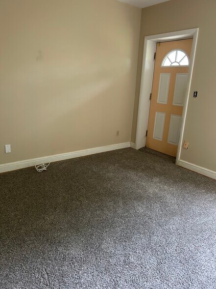 Primary Photo - 1322 Juniata St