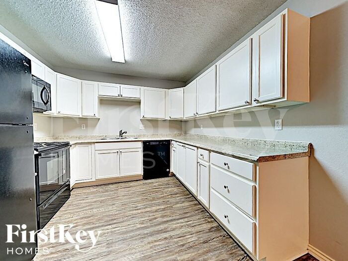 Building Photo - 3815 Coronet Ln