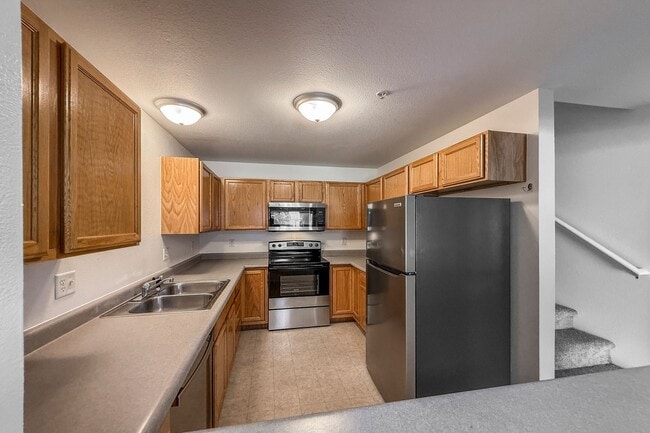 Building Photo - Wonderful 3 Bed, 2.5 Bath Townhome In Exce...