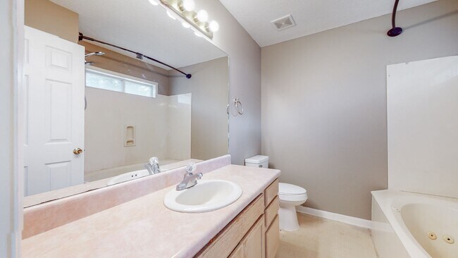 Building Photo - 3 Bedroom 2 Bathroom Home - Hope Creek Subdivision - Richmond Hill