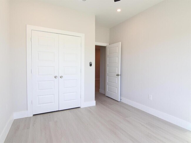 Building Photo - 6581 Rd 5503