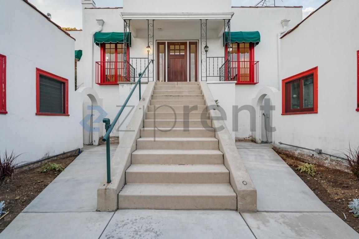 Building Photo - Unit