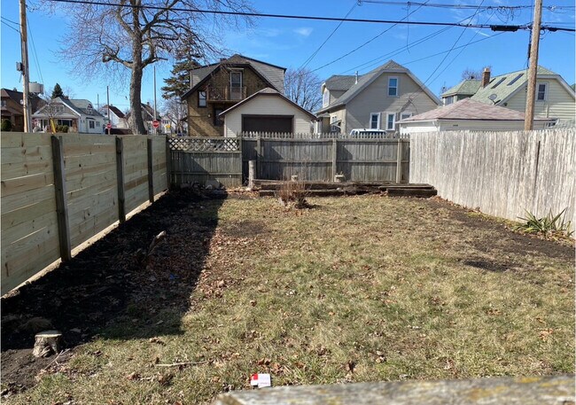 Building Photo - 3171 S 9th St