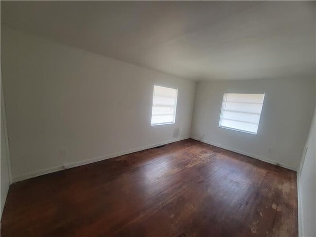 Building Photo - 1262 Zettler Rd