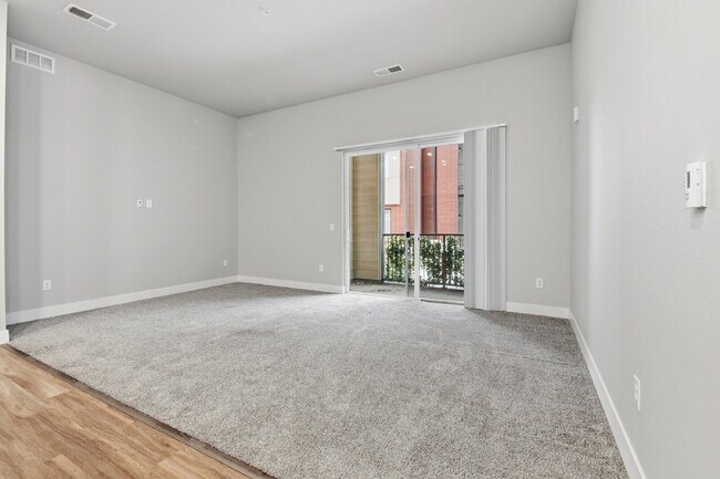 Building Photo - $1,640.95, 2-bed, 2-bath condo located in Aurora.