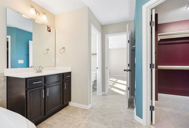 Building Photo - Beautiful 3-bedroom, 2.5-bath home in unbeatable Morrisville location