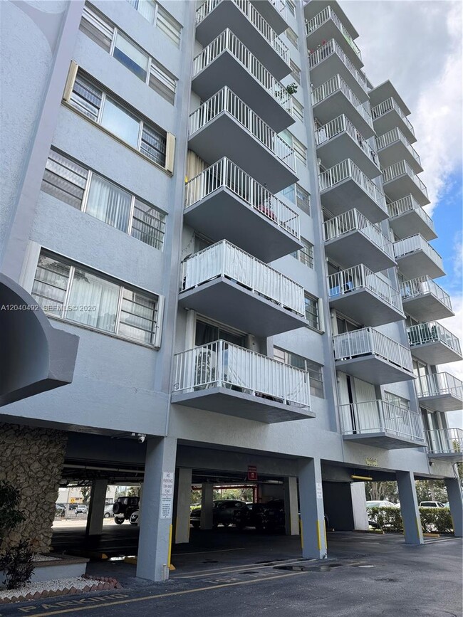 Building Photo - 1470 NE 125th Terrace