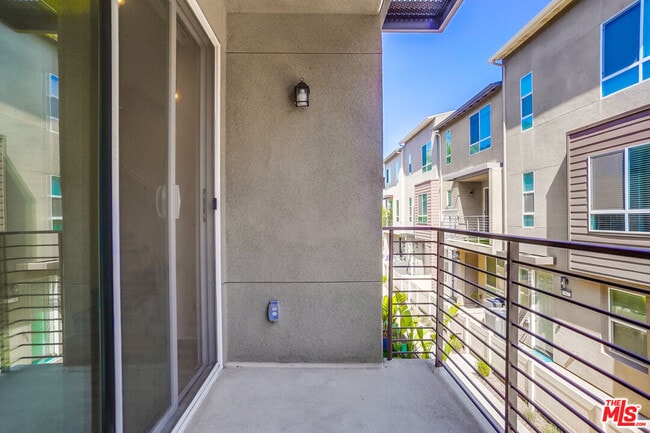 Building Photo - 20619 Oakglen Ln