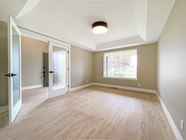 Building Photo - 2211 Morency Dr