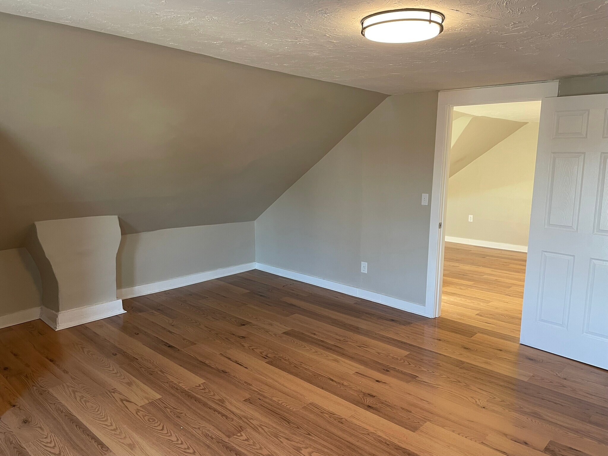 Building Photo - 24 Crown St