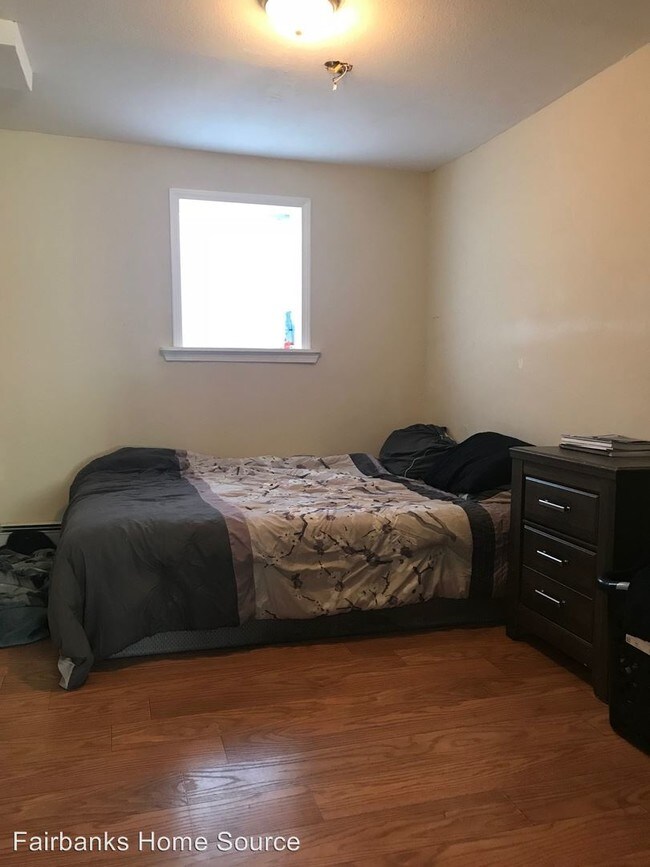 Building Photo - 367 Park Way