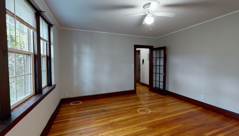 Building Photo - 119 College Ave
