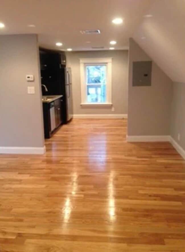 Building Photo - 10 Tolman St