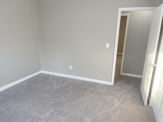 Building Photo - 9032 Gardener Dr