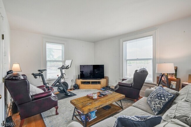 Building Photo - 94 Park St