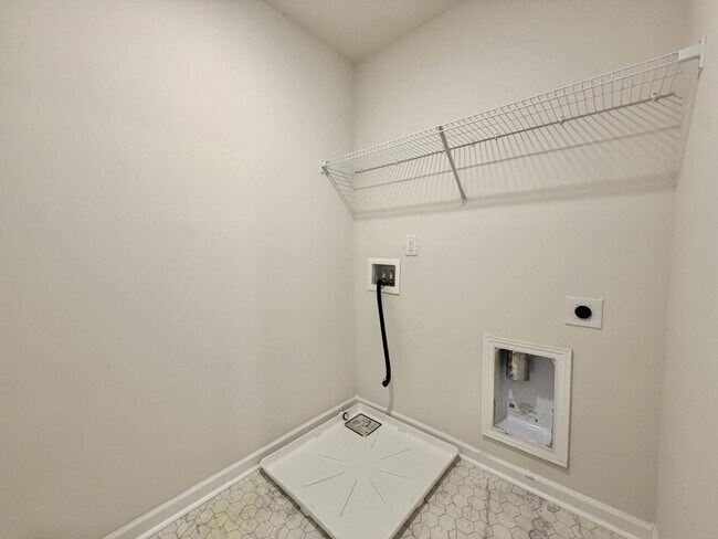 Building Photo - 517 Bonifay Dr