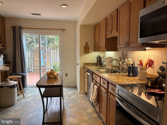 Building Photo - 901 Sextant Way