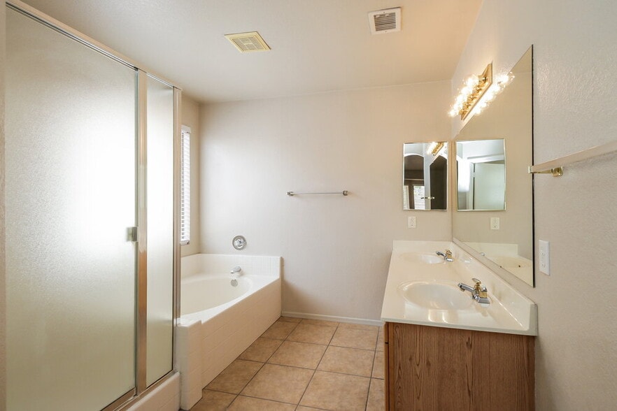 Building Photo - 6364 W Villa Rita Dr