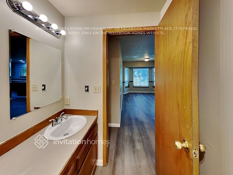 Building Photo - 3308 St Andrews Ct NE