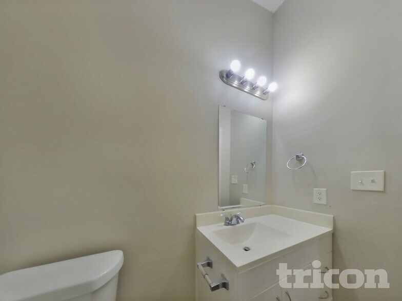 Building Photo - 3150 Kelling St