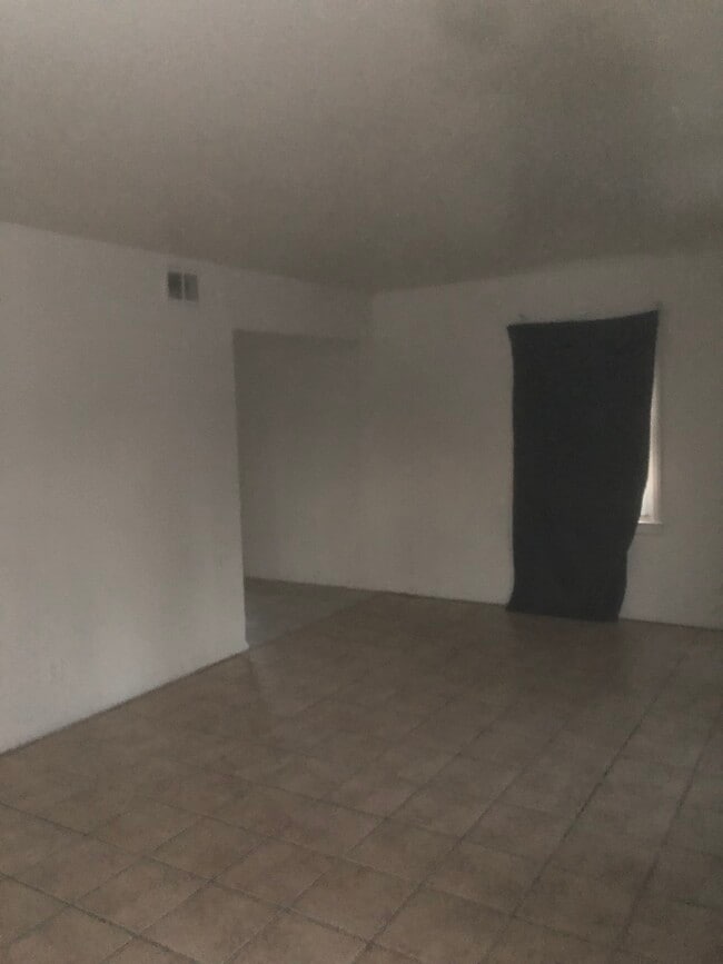 Building Photo - 4024 Prescott Ave