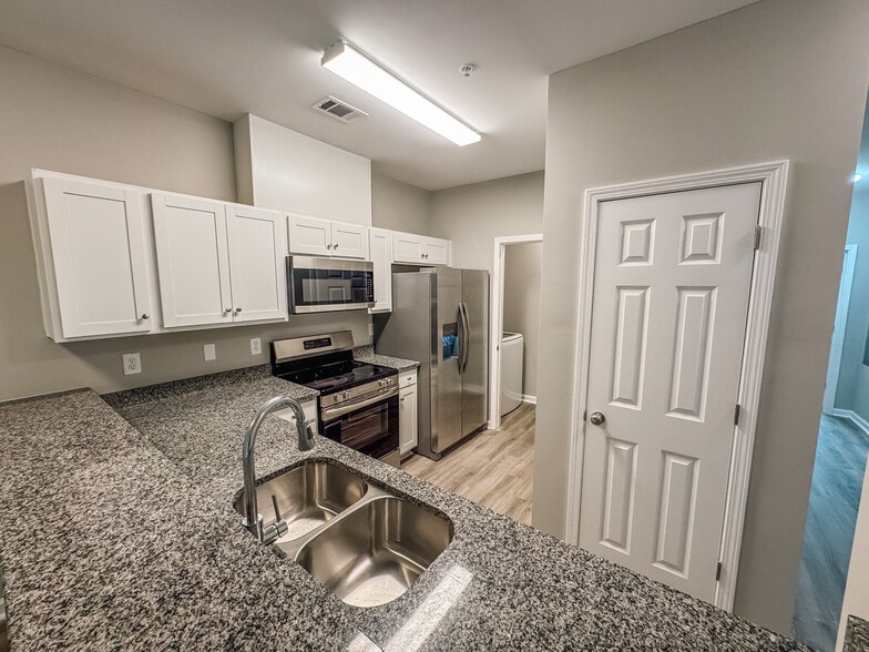 Primary Photo - Pine Court Apartments