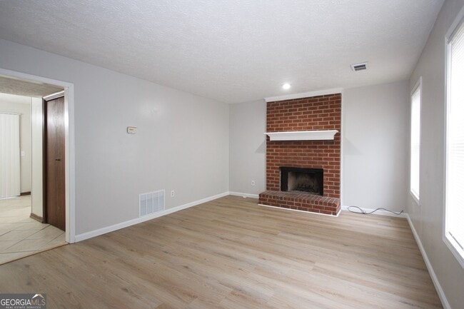 Building Photo - 948 Waverly Ct