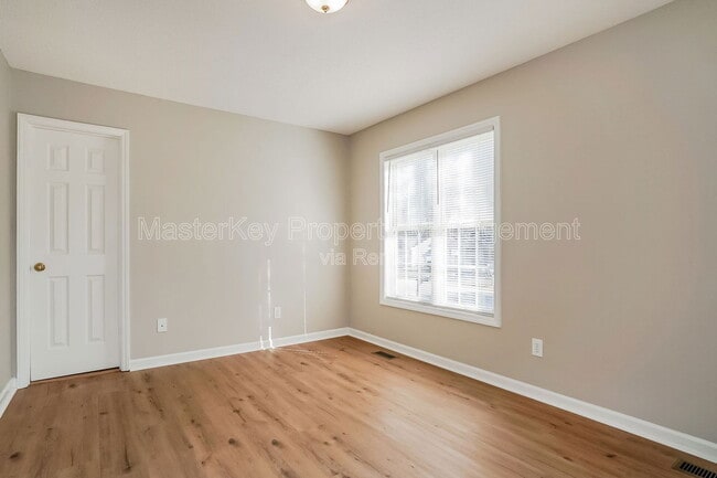 Building Photo - 5701 Woof Pl