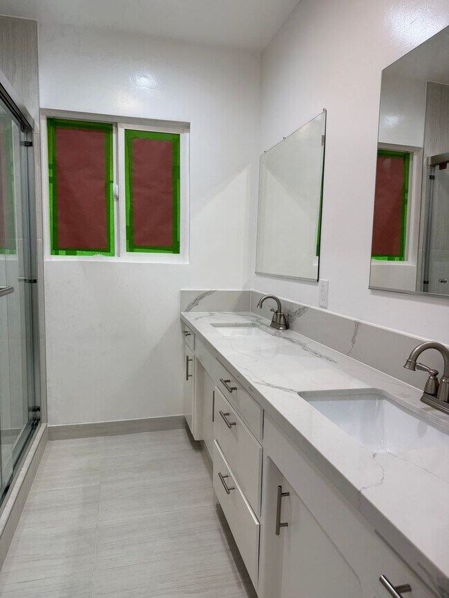 Building Photo - This Beautiful Home is Available NOW for L...