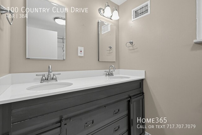 Building Photo - 100 Country Club Dr