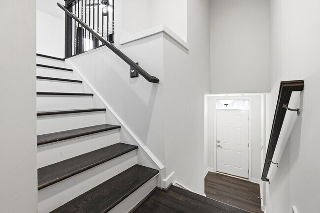 Building Photo - 5714 Richmanor Terrace
