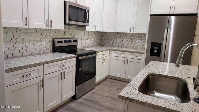 Building Photo - 44 Regency Dr