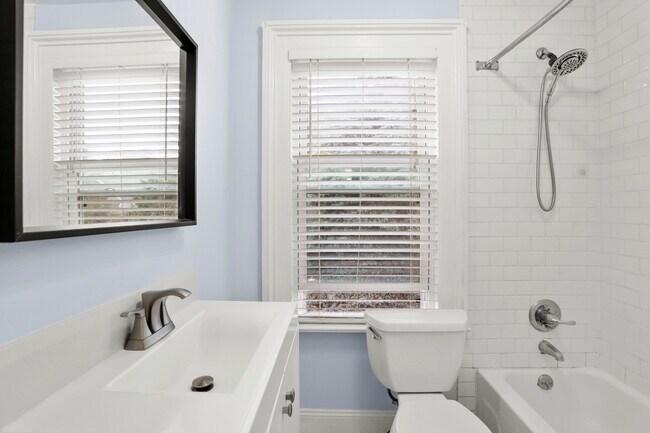 Building Photo - 43 Church St