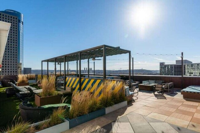 Building Photo - 309 Vine St