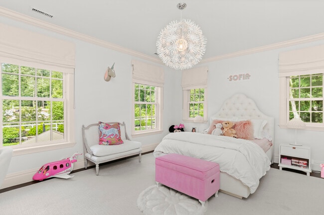 Building Photo - 141 W Norwalk Rd